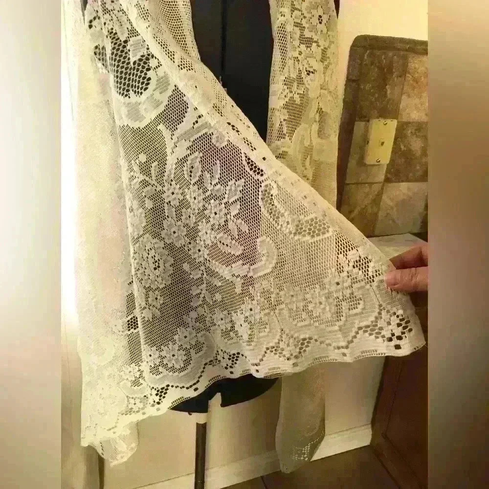 Handmade Vtg fabric lace poncho shrug Women S-Large? - Picture 4 of 9